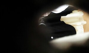 ناتاشا یک خروس غول انجمن کیر و کس پیکر را امتحان می کند