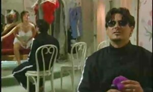 او تنها در خانه است عکس جر خوردن کس