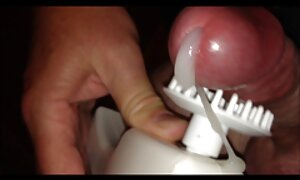 یک کشاورز کرکی یک خروس بزرگ دارد عكس كير وكوس