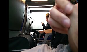 لباس بلوند زیبا در فیلم دانلود عکسکیر شهوانی